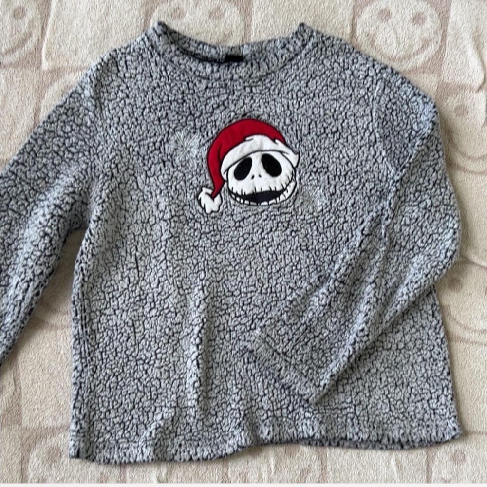 Disney Gray Sweater with nightmare before christmas Design